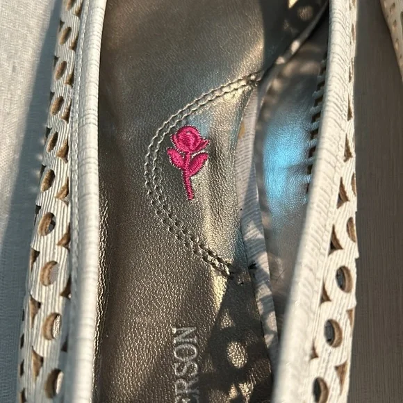 Ros Hommerson ‘Tina’ Flat Slip On Shoes w/ Hole Amazing quality Size 8 Like new - Picture 9 of 15